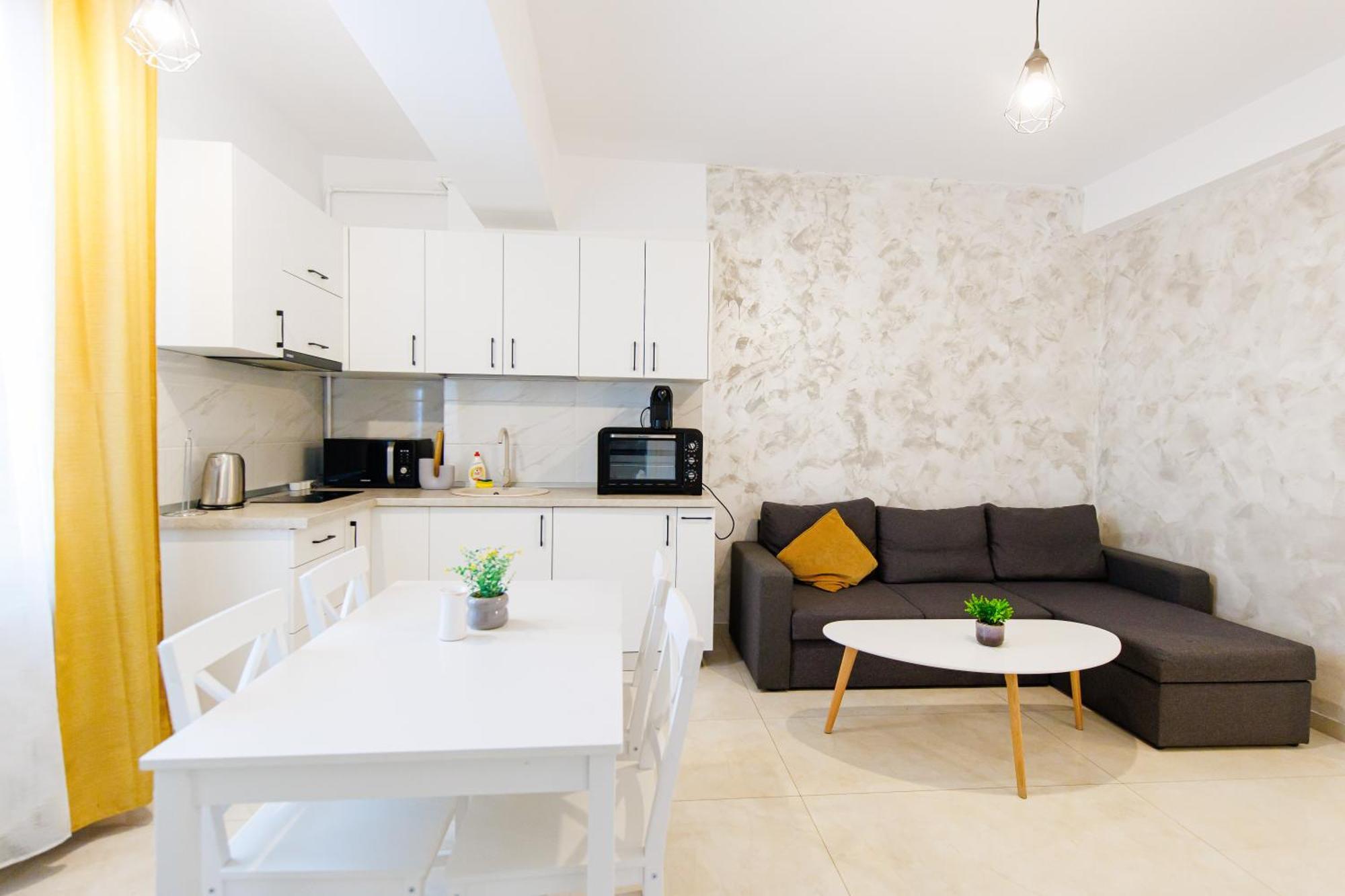 Luxury Glam Apartments Iasi At Lazar Palas Exterior photo